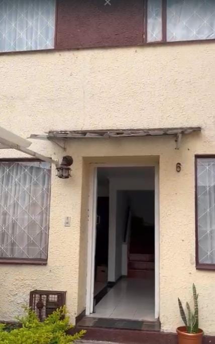 Casa de 3 alcobas en venta en Villa Mayor Oriental, Bogotá, 98 m² · foto 3 de 15