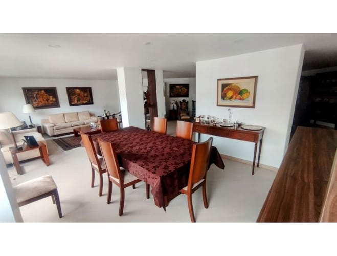 Apartamento de 4 alcobas en venta en Santa Barbara, Bogotá, 257 m² · foto 5 de 14