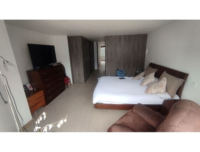 Apartamento de 4 alcobas en venta en Santa Barbara, Bogotá, 257 m² · foto 6 de 14