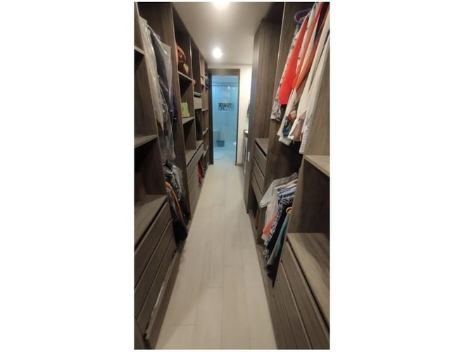 Apartamento de 4 alcobas en venta en Santa Barbara, Bogotá, 257 m² · foto 11 de 14