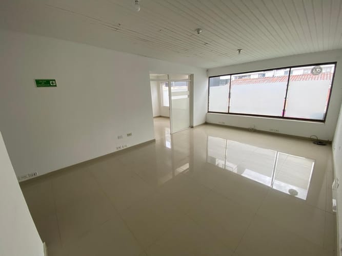 Casa de 3 alcobas en venta en Ilarco, Bogotá, 427 m² · foto 13 de 24