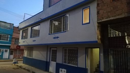 Casa en venta en Gran Britalia, Bogotá · foto 2 de 5