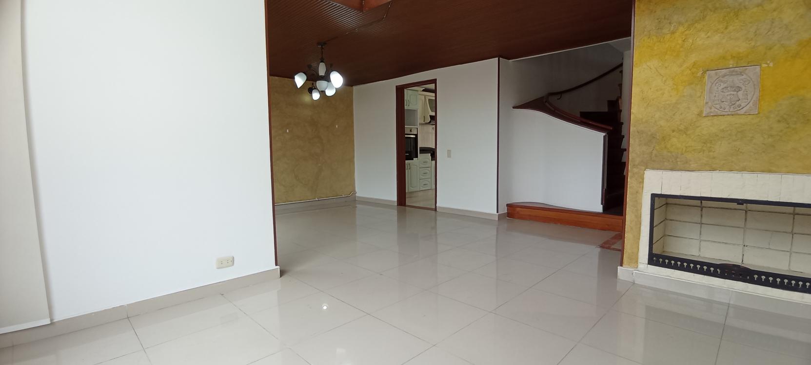 Casa en venta en La Floresta, Bogotá · foto 3 de 24