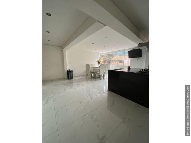 Casa en venta en Santa Barbara, Bogotá · foto 3 de 12