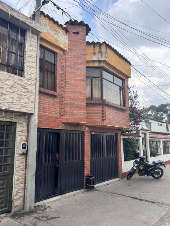 Casa en venta en Engativá, Bogotá · foto 2 de 12