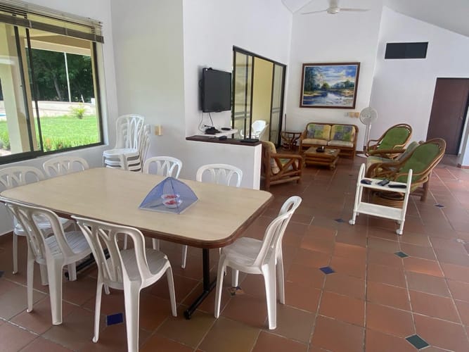 Casa de 6 alcobas en venta en Piamonte, Girardot, 379 m² · foto 9 de 19