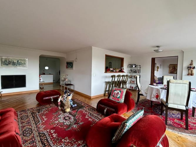 Apartamento de 3 alcobas en venta en Chico, Bogotá, 247 m² · foto 3 de 19