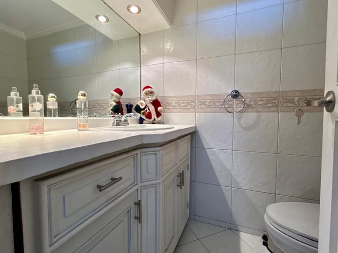 Apartamento de 3 alcobas en venta en Chico, Bogotá, 247 m² · foto 12 de 19