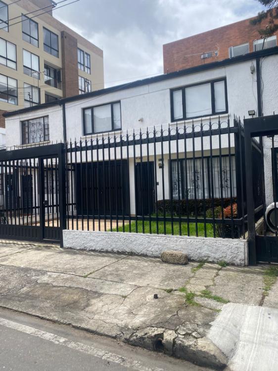 Casa en venta en El Contador, Bogotá · foto 2 de 24