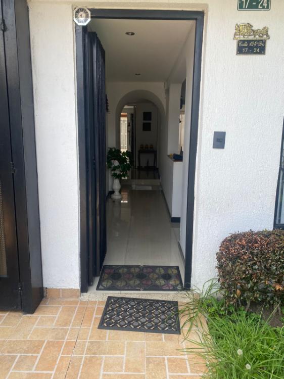 Casa en venta en El Contador, Bogotá · foto 3 de 24