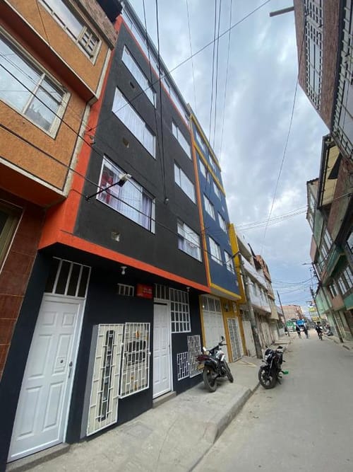 Casa de 6 alcobas en venta en Bosa Brasil, Bogotá, 360 m² · foto 2 de 12
