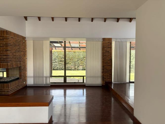 Casa de 4 alcobas en venta en Santa Ana Sur, Bogotá, 310 m² · foto 4 de 24