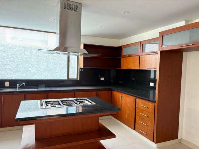 Casa de 4 alcobas en venta en Santa Ana Sur, Bogotá, 310 m² · foto 5 de 24