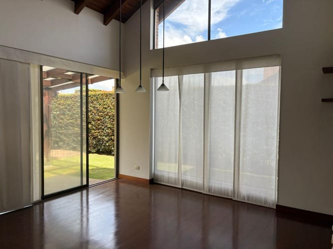 Casa de 4 alcobas en venta en Santa Ana Sur, Bogotá, 310 m² · foto 6 de 24