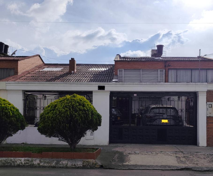 Casa en venta en Fontibon, Bogotá · foto 2 de 24
