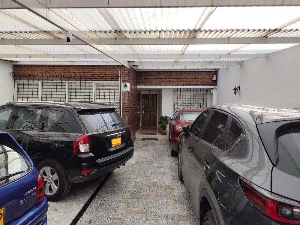 Casa en venta en Fontibon, Bogotá · foto 3 de 24