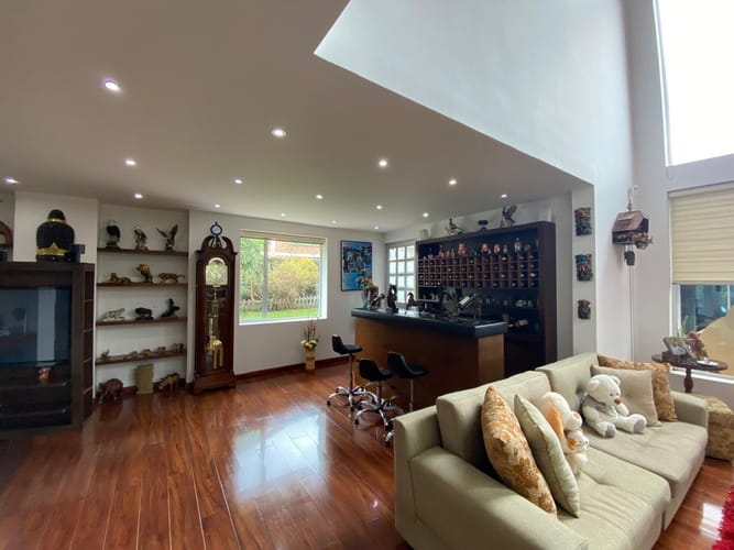 Casa de 5 alcobas en venta en El Abra, Cota, 300 m² · foto 2 de 24