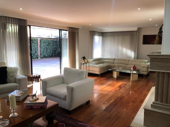 Apartamento de 5 alcobas en venta en La Carolina, Bogotá, 250 m² · foto 2 de 24