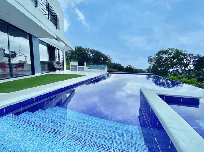 Casa de 4 alcobas en venta en Canadas Potreritos, Ibagué, 520 m² · foto 10 de 11