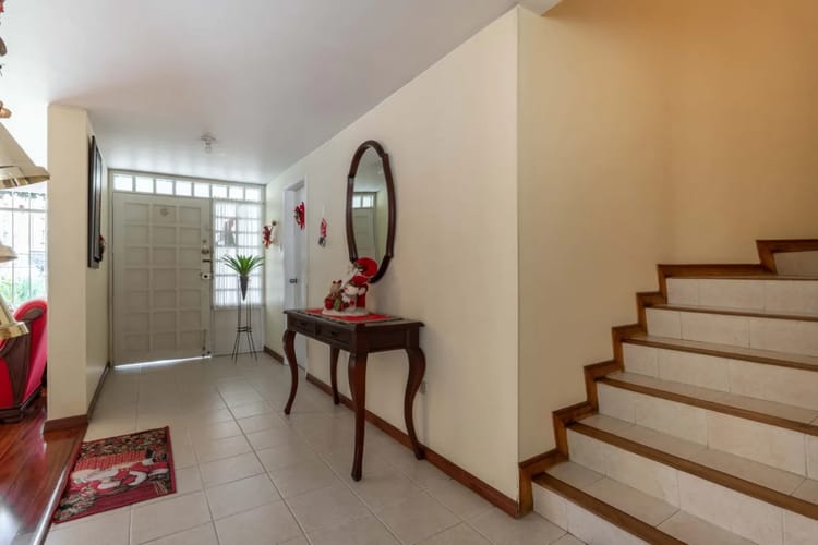 Casa de 5 alcobas en venta en Cedritos, Bogotá, 203 m² · foto 4 de 16