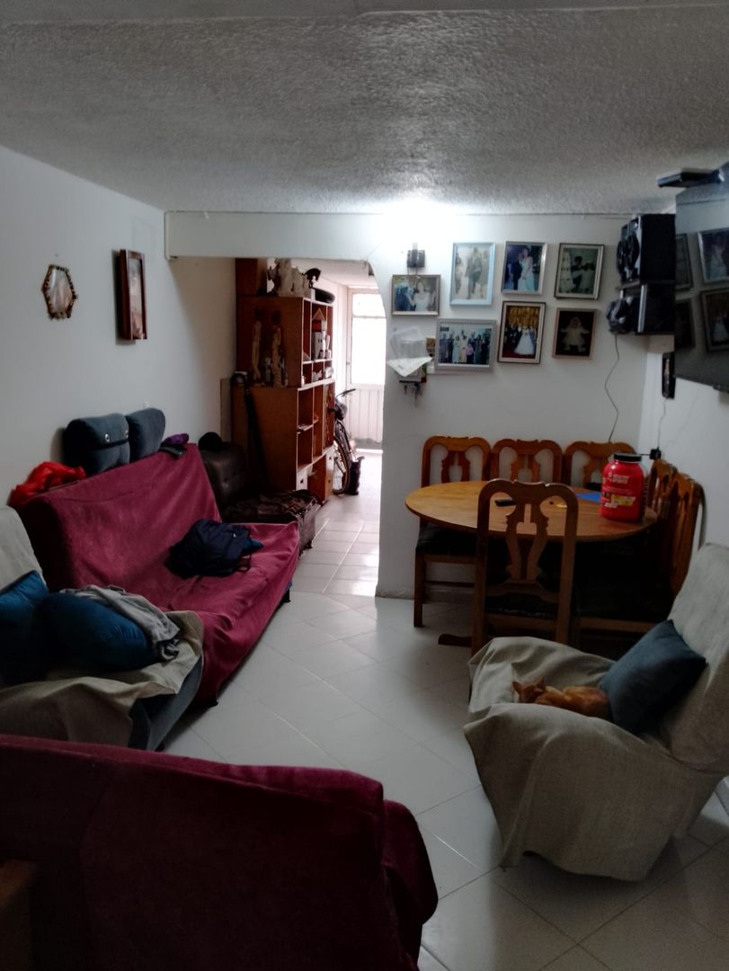Casa en venta en Lago De Suba, Bogotá · foto 3 de 16