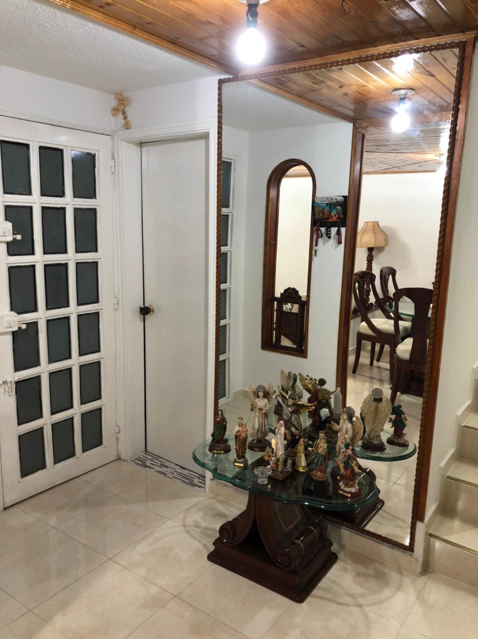 Casa en venta en Fontibon, Bogotá · foto 3 de 24