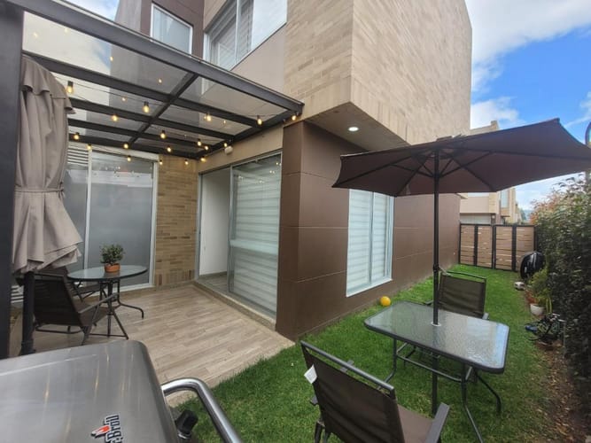 Casa de 3 alcobas en venta en Tiquiza, Chía, 190 m² · foto 2 de 12