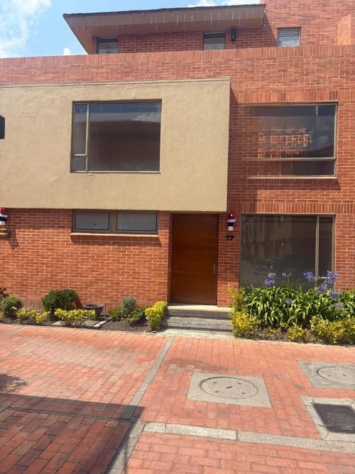 Casa de 4 alcobas en venta en Camino De Arrayanes, Bogotá, 188 m² · foto 4 de 5