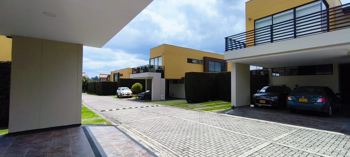 Casa de 5 alcobas en venta en Pueblo Viejo, Cota, 667 m² · foto 5 de 24