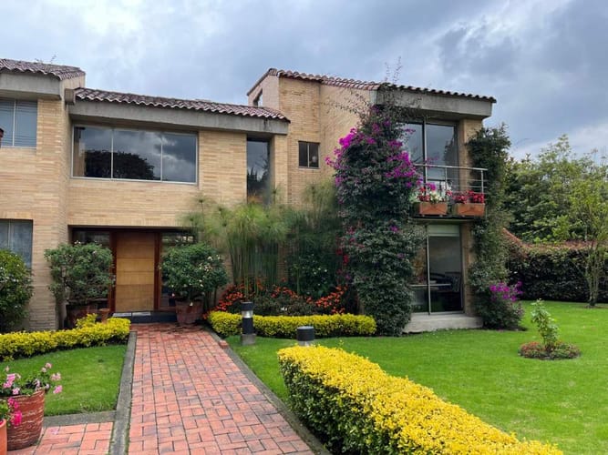 Casa de 3 alcobas en venta en Lagos De Torca, Bogotá, 274 m² · foto 2 de 13