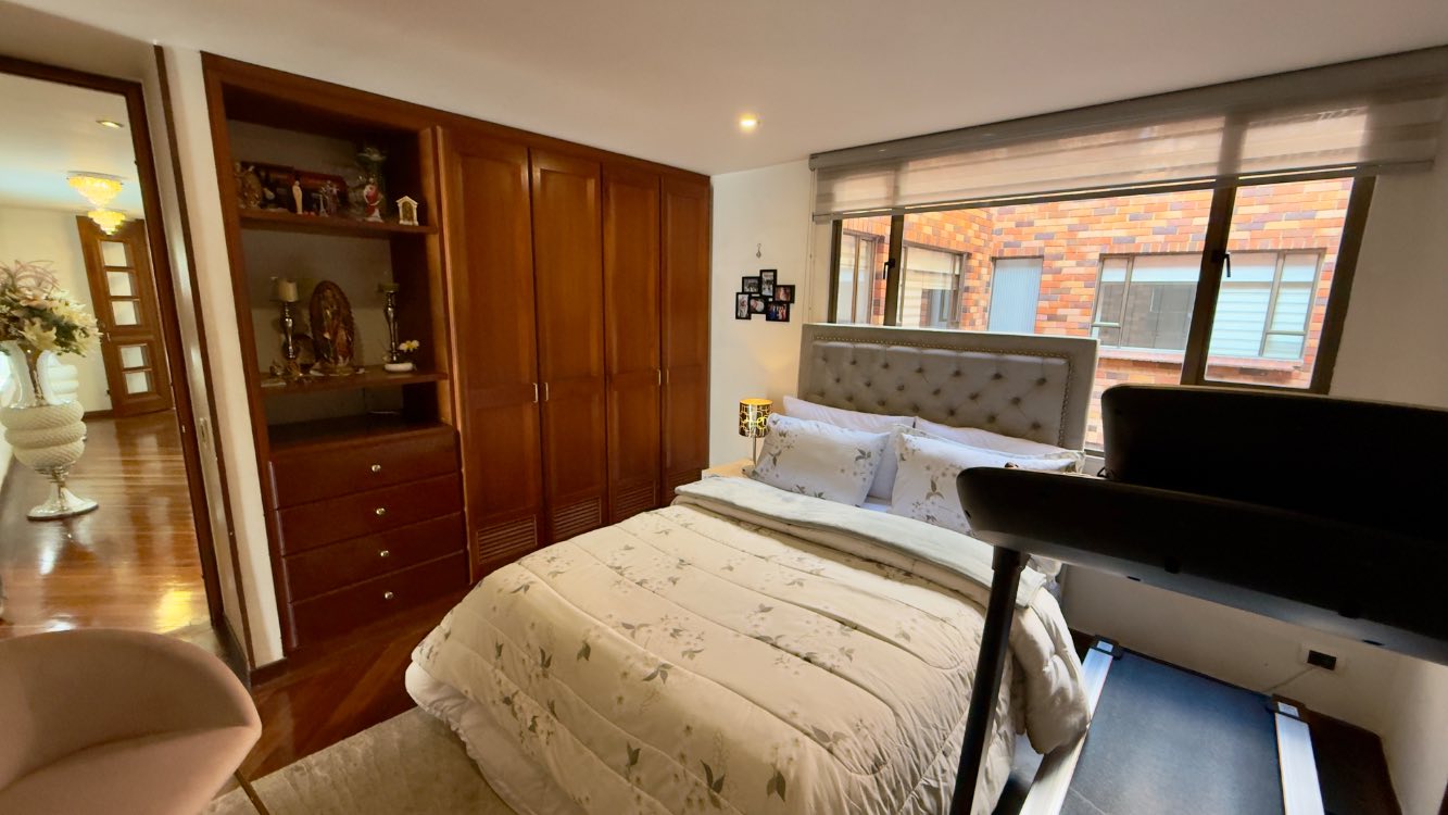 Apartamento en venta en Chicó Navarra, Bogotá · foto 17 de 24