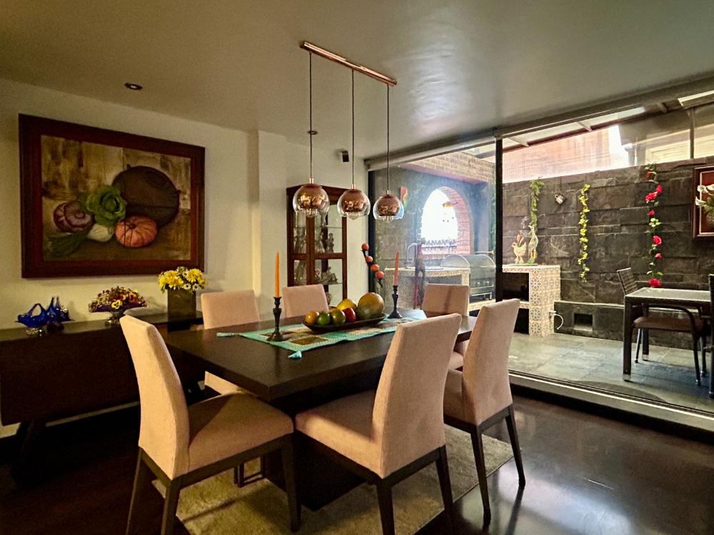 Casa en venta en Chicó Navarra, Bogotá · foto 7 de 24
