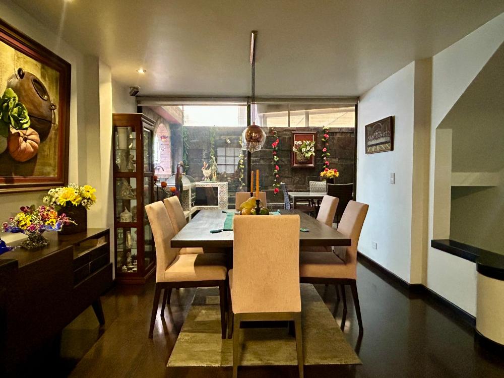 Casa en venta en Chicó Navarra, Bogotá · foto 8 de 24