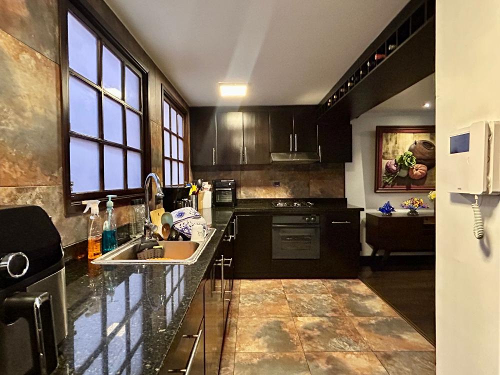 Casa en venta en Chicó Navarra, Bogotá · foto 13 de 24