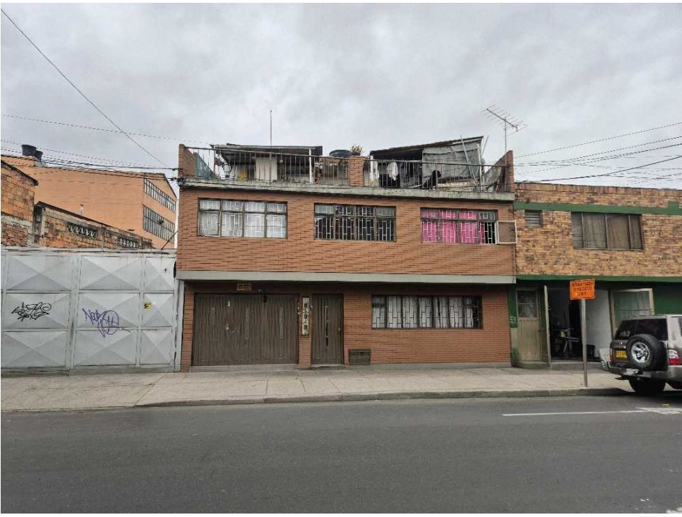 Casa en venta en Barrios Unidos, Bogotá · foto 2 de 24
