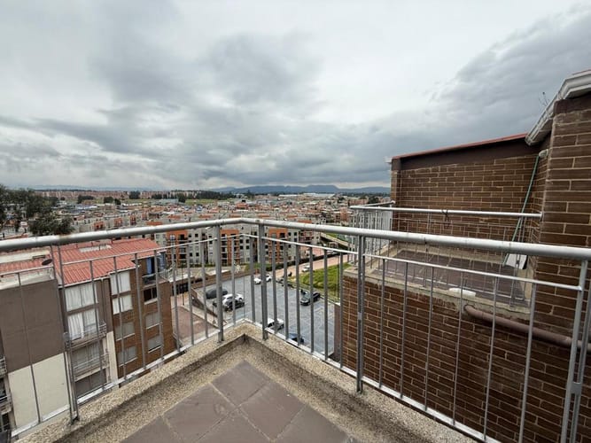 Apartamento de 4 alcobas en venta en Puertas De Alcala, Madrid, 107 m² · foto 13 de 24