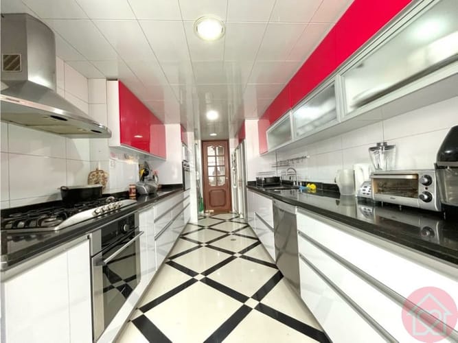 Apartamento de 4 alcobas en venta en Chico Norte, Bogotá, 175 m² · foto 5 de 11