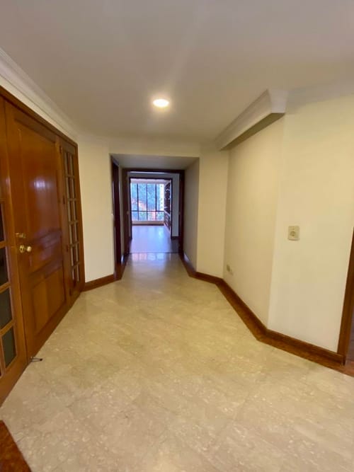 Apartamento de 3 alcobas en venta en Santa Barbara, Bogotá, 240 m² · foto 7 de 21