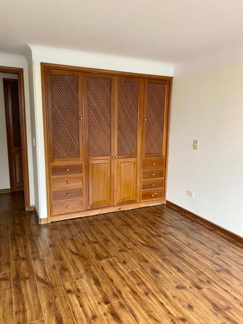 Apartamento de 3 alcobas en venta en Santa Barbara, Bogotá, 240 m² · foto 13 de 21