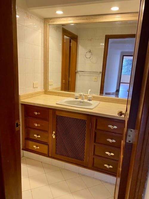 Apartamento de 3 alcobas en venta en Santa Barbara, Bogotá, 240 m² · foto 14 de 21