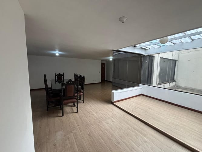 Apartamento de 3 alcobas en venta en Chico Norte, Bogotá, 125 m² · foto 3 de 13