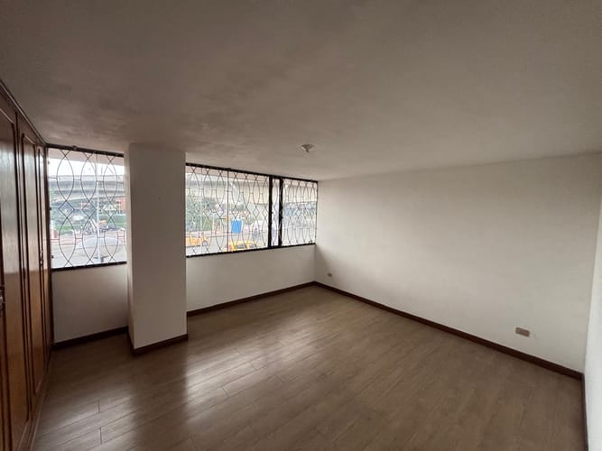 Apartamento de 3 alcobas en venta en Chico Norte, Bogotá, 125 m² · foto 8 de 13