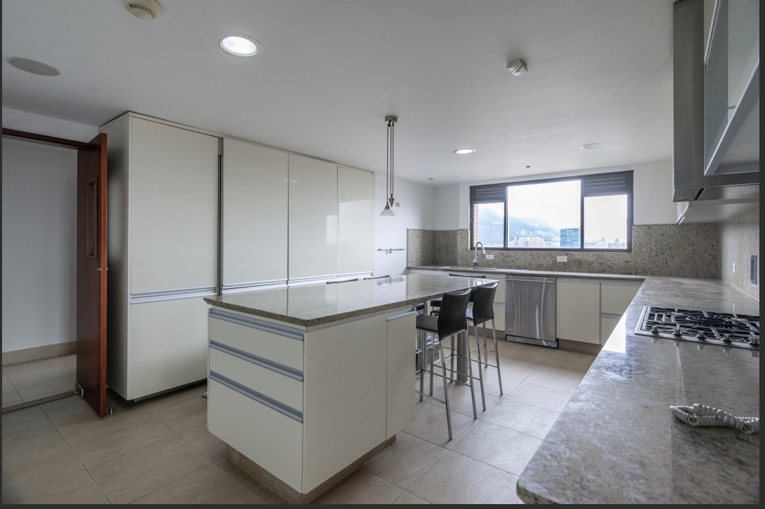 Apartamento en venta en Santa Barbara, Bogotá · foto 7 de 24