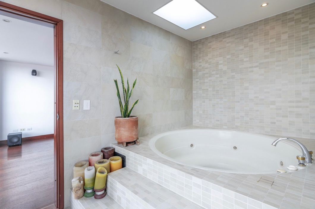 Apartamento en venta en Santa Barbara, Bogotá · foto 12 de 24