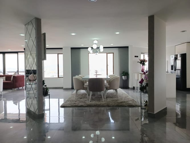 Apartamento de 5 alcobas en venta en La Calleja, Bogotá, 245 m² · foto 2 de 16
