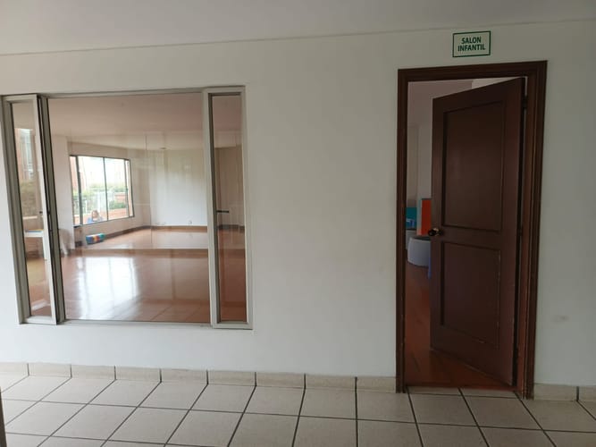 Apartamento de 5 alcobas en venta en La Calleja, Bogotá, 245 m² · foto 3 de 16