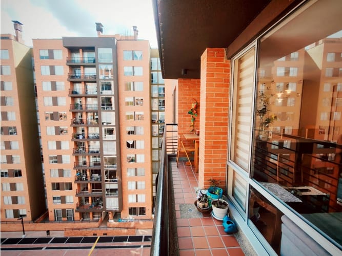 Apartamento de 3 alcobas en venta en La Felicidad, Bogotá, 83 m² · foto 6 de 24