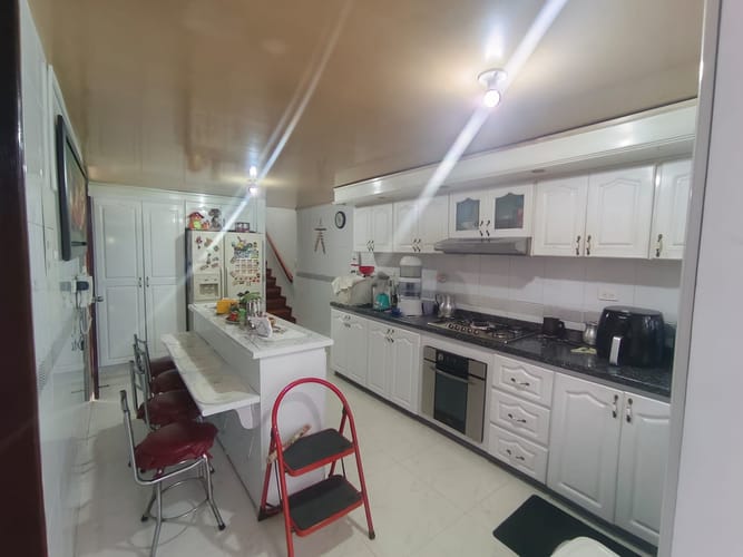 Casa de 4 alcobas en venta en Niza Norte, Bogotá, 378 m² · foto 10 de 24