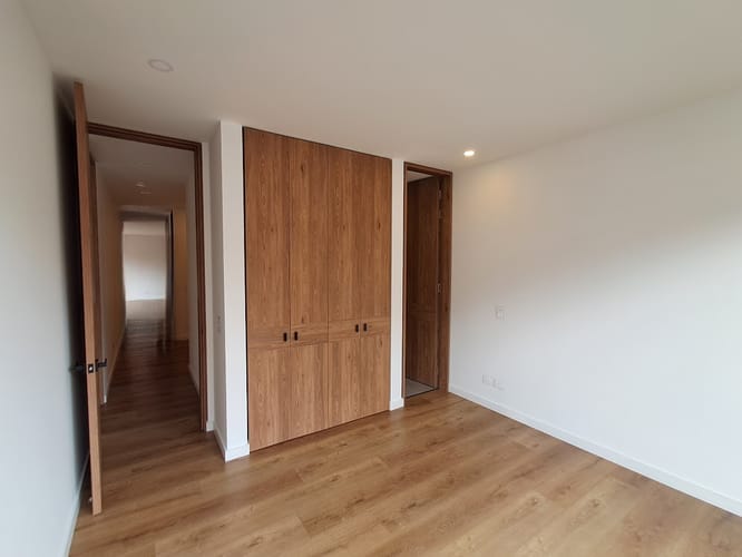 Apartamento de 3 alcobas en venta en Chicó Navarra, Bogotá, 150 m² · foto 10 de 20