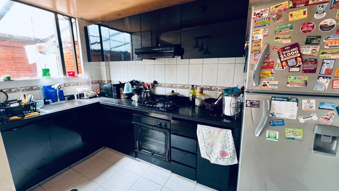 Casa en venta en Cedritos, Bogotá · foto 3 de 14
